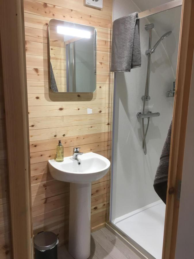 Hotel Orchard Luxe Glamping Pod à Dungannon Extérieur photo